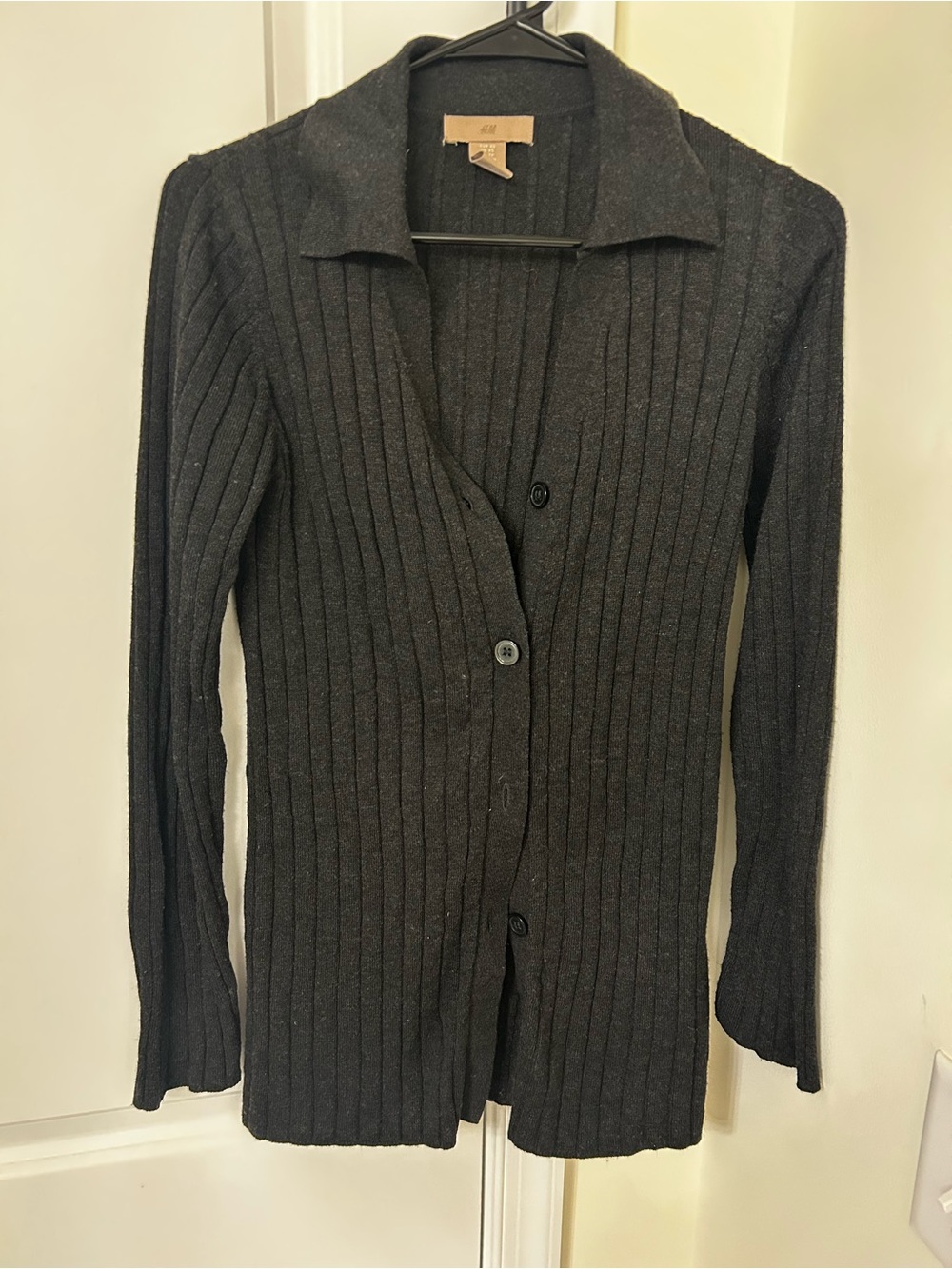 H&M Women's Charcoal Ribbed Button-Up Cardigan. XS